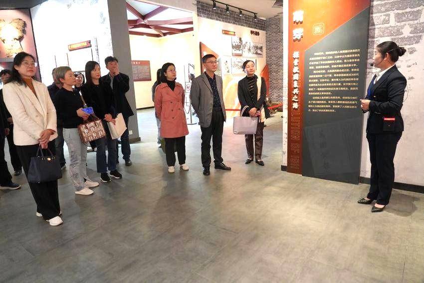 标题:省委讲师团、yl7703中国永利赴华容区开展“大思政课”“百马行动”观摩宣讲活动.docx